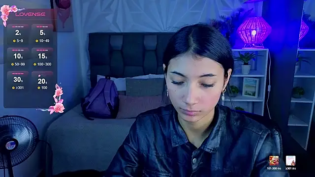 Perlaa moon  online show from 07.17.26