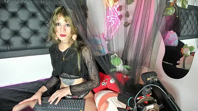 Lucy Jade online show from 05.14.26