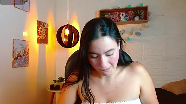 Snapshot of rosaleia_ chatting on 06.13.26 rosaleia online show from 06.13.26