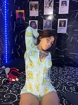 Snapshot of Ashnikko___ chatting on 06.29.26 Ashnikko online show from 06.29.26
