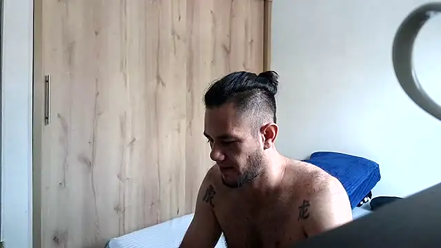 Snapshot of andrew_1520 chatting on 03.04.26 andrew 1520 online show from 03.04.26