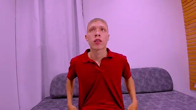 Snapshot of greiberland chatting on 04.14.26 greiberland online show from 04.14.26