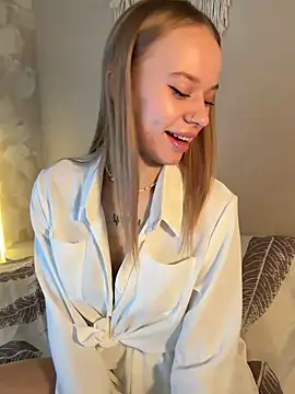 leyaaftermidnight online show from 04.17.26