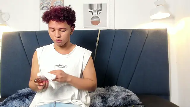 Snapshot of lio_cum23 chatting on 04.14.26 lio cum23 online show from 04.14.26