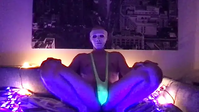 Snapshot of lucky_alfie_hng chatting on 04.11.26 lucky alfie hng online show from 04.11.26