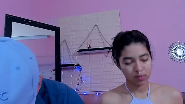 Snapshot of Aronandmoli69 chatting on 06.12.26 Aronandmoli69 online show from 06.12.26