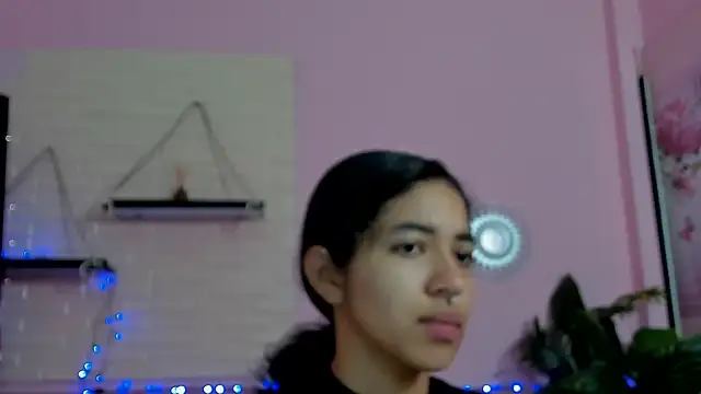 Snapshot of Aronandmoli69 chatting on 06.14.26 Aronandmoli69 online show from 06.14.26
