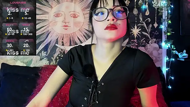 Snapshot of LaxiViolet chatting on 07.31.26 LaxiViolet online show from 07.31.26