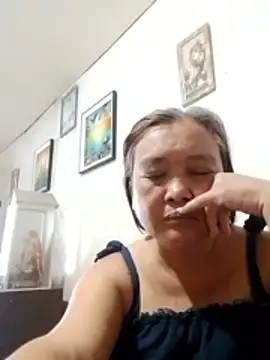 Snapshot of jeanyummytits chatting on 04.29.26 jeanyummytits online show from 04.29.26