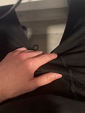 Snapshot of bigDickMoroccan chatting on 04.12.26 bigDickMoroccan online show from 04.12.26