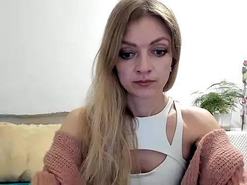 Snapshot of Severina7 chatting on 06.05.26 Severina7 online show from 06.05.26