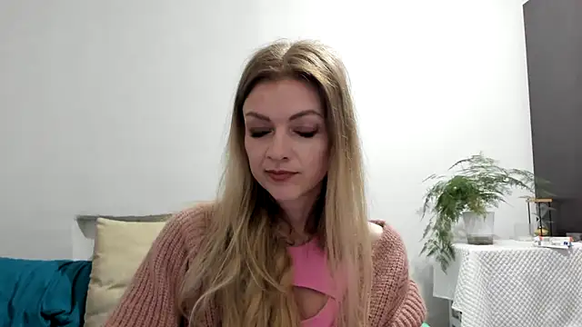 Snapshot of Severina7 chatting on 06.16.26 Severina7 online show from 06.16.26
