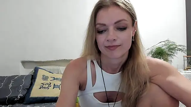 Snapshot of Severina7 chatting on 07.08.26 Severina7 online show from 07.08.26