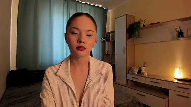 Snapshot of MonyHikaru chatting on 04.16.26 MonyHikaru online show from 04.16.26