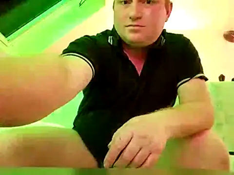 Snapshot of floco90 chatting on 04.13.26 floco90 online show from 04.13.26