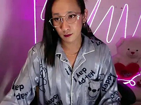 Snapshot of Holley_Molley chatting on 04.12.26 Holley Molley online show from 04.12.26