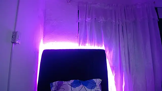 daira2006 online show from 04.15.26