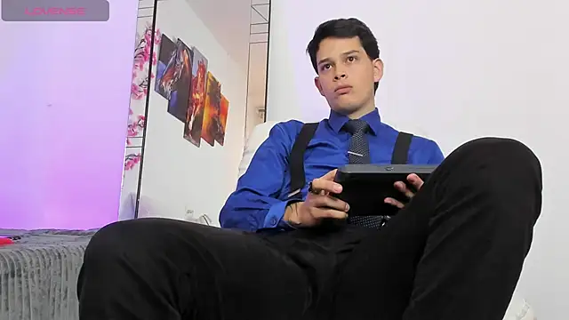 Snapshot of elijah_stoone chatting on 04.15.26 elijah stoone online show from 04.15.26