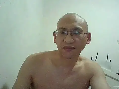 Snapshot of benly118 chatting on 04.21.26 benly118 online show from 04.21.26