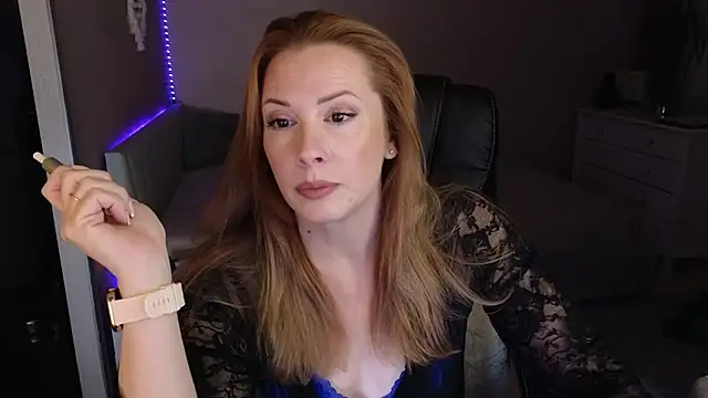 Sharon Red online show from 12.18.25