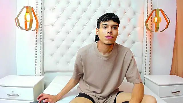 Snapshot of EBAN_GNR chatting on 04.17.26 EBAN GNR online show from 04.17.26