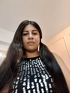 OLIVIA GARCIA   online show from 04.16.26