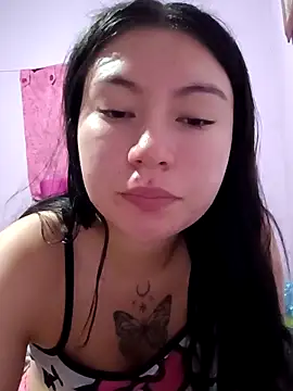 Snapshot of Emiily__Evans chatting on 05.09.26 Emiily Evans online show from 05.09.26