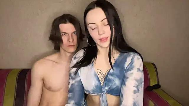 YourHottestCouple online show from 04.15.26