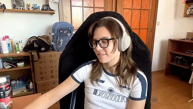 PillowPeachX online show from 04.29.26