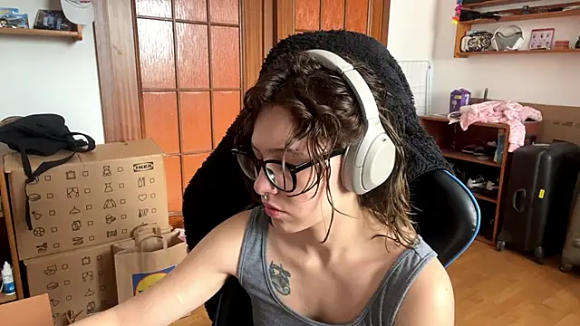 PillowPeachX online show from 05.17.26