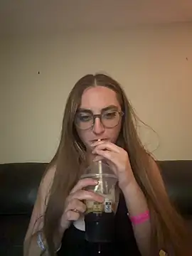 prettykitttty online show from 04.19.26