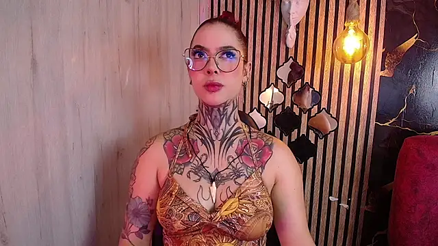 Snapshot of Atenea_Red chatting on 06.24.26 Atenea Red online show from 06.24.26