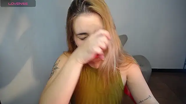 Snapshot of Ambar_lynn01 chatting on 06.19.26 Ambar lynn01 online show from 06.19.26