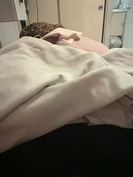 Snapshot of pazzuttraa chatting on 04.14.26 pazzuttraa online show from 04.14.26