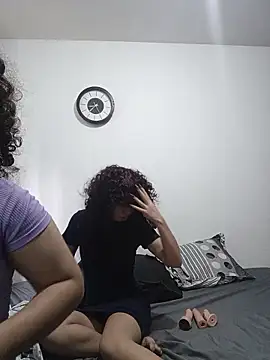 Snapshot of Chloe_and_Violeta chatting on 04.25.26 Chloe and Violeta online show from 04.25.26