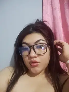 Snapshot of Mia2024 chatting on 04.14.26 Mia2024 online show from 04.14.26