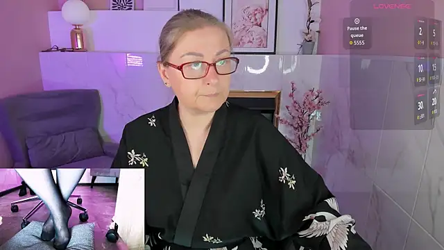 Snapshot of Alexandra_Kind chatting on 06.23.26 Alexandra Kind online show from 06.23.26