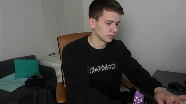 Zack Gillian online show from 05.03.26
