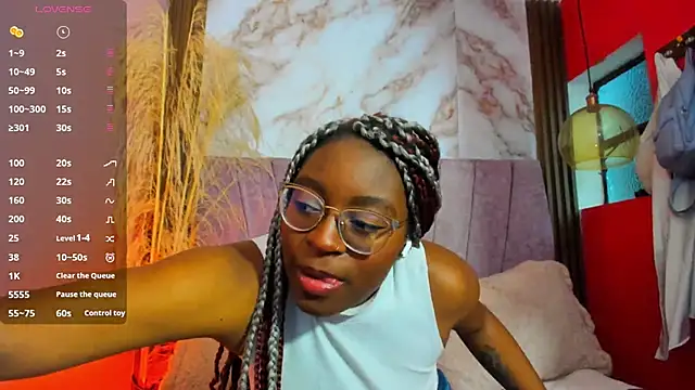 Snapshot of Candy_Williamss chatting on 05.25.26 Candy Williamss online show from 05.25.26