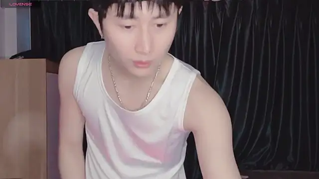 Snapshot of Zz_YuunaSSquart_zZ chatting on 04.20.26 Zz YuunaSSquart zZ online show from 04.20.26