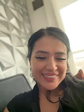 Sara fun online show from 03.05.25