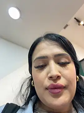 Sara fun online show from 03.17.25