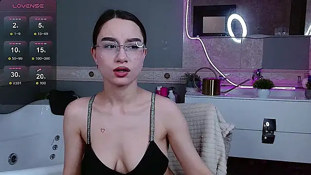 Snapshot of AndreaJohnsons chatting on 05.15.26 AndreaJohnsons online show from 05.15.26