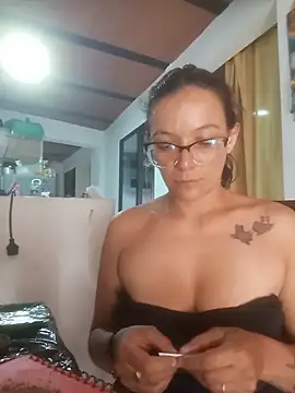 Snapshot of LunaArias chatting on 07.03.26 LunaArias online show from 07.03.26