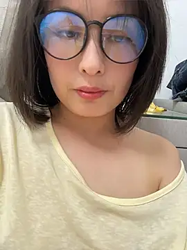 Snapshot of Faye-baby chatting on 06.10.26 Faye-baby online show from 06.10.26