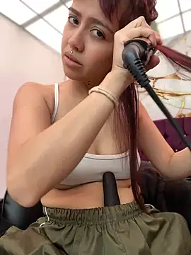 Snapshot of kira_ec chatting on 07.18.26 kira ec online show from 07.18.26