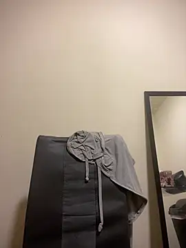 Snapshot of snowbunnycakesxo chatting on 04.16.26 snowbunnycakesxo online show from 04.16.26