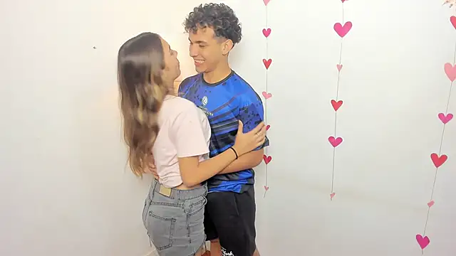 skinygirlcouple online show from 04.17.26