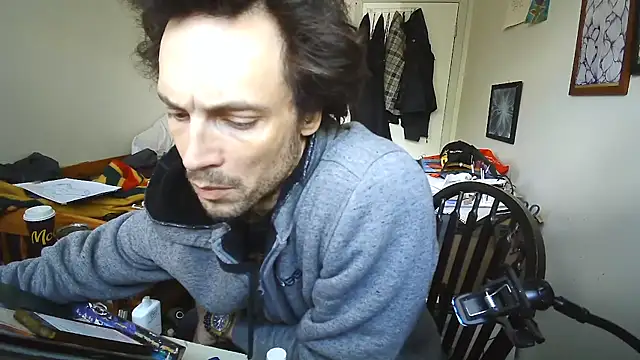 Snapshot of JohnnyMoves chatting on 05.30.26 JohnnyMoves online show from 05.30.26