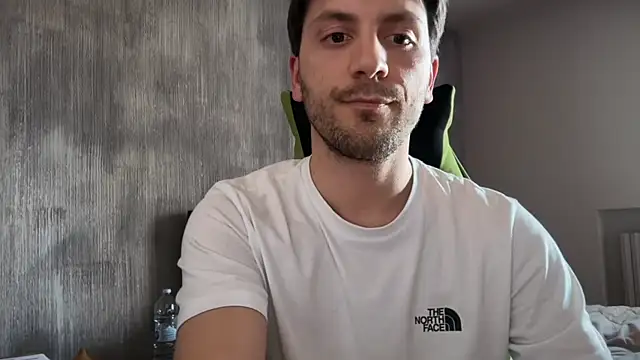 Snapshot of italianass94 chatting on 04.16.26 italianass94 online show from 04.16.26